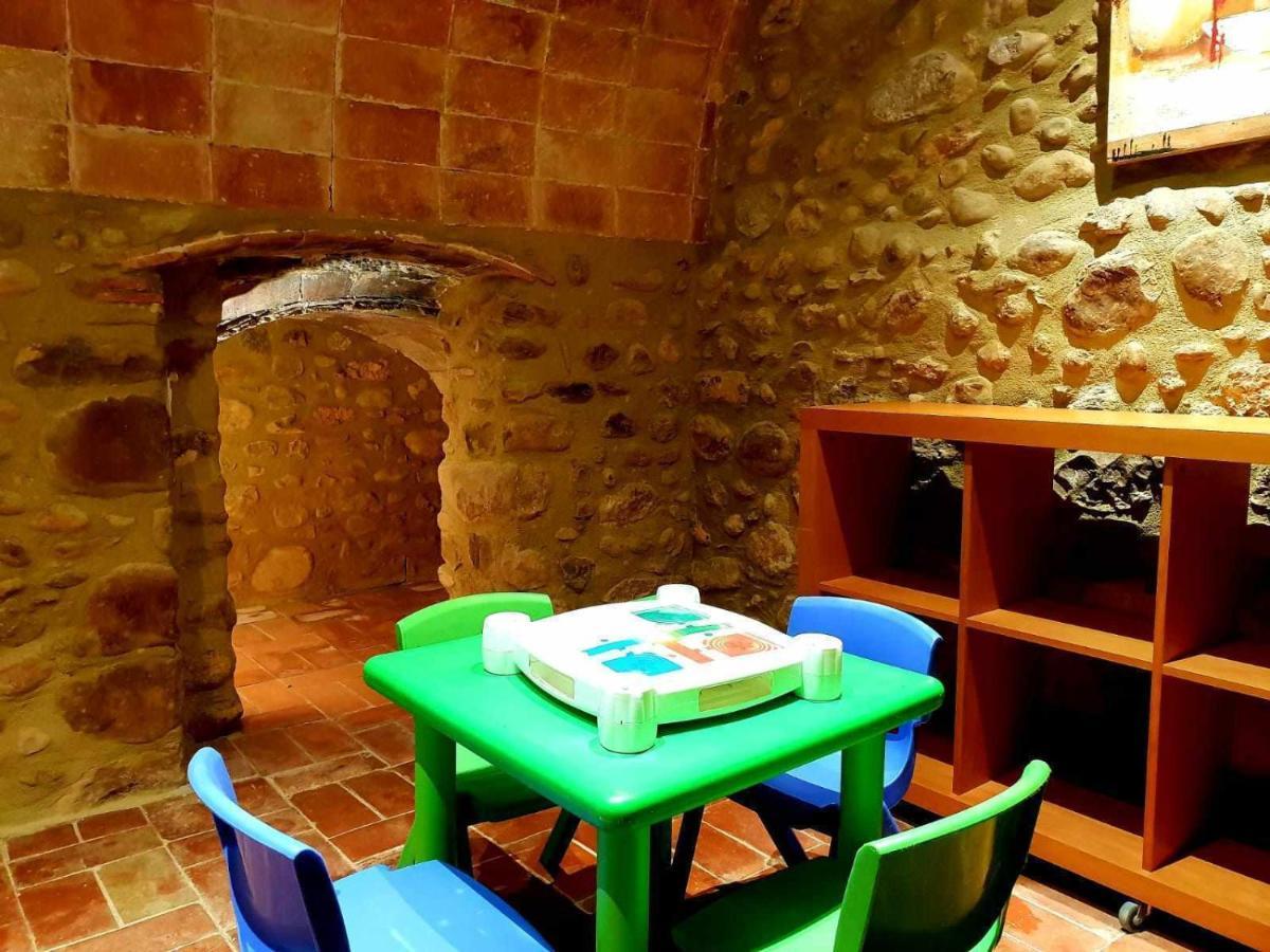 Masia Para Grupos Con Piscina Privada28 Pax Cabanelles Buitenkant foto